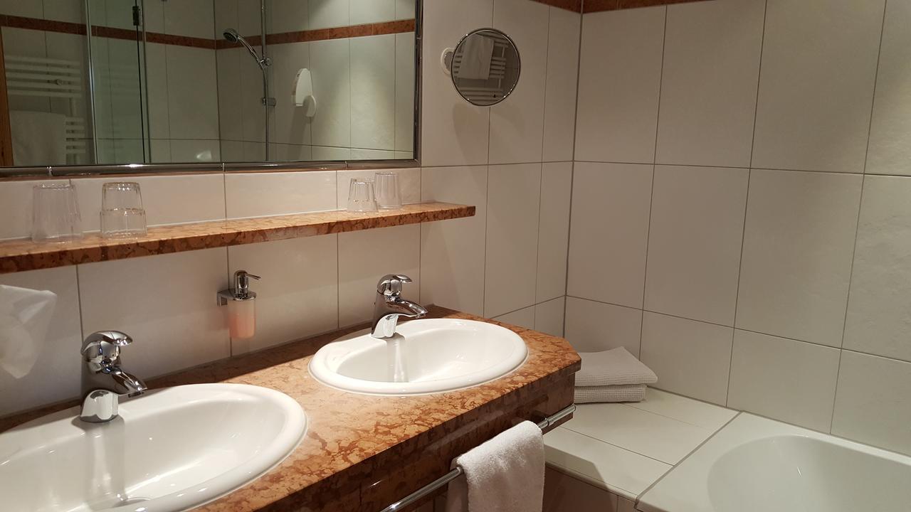 Hotel Mozart Landeck Ngoại thất bức ảnh