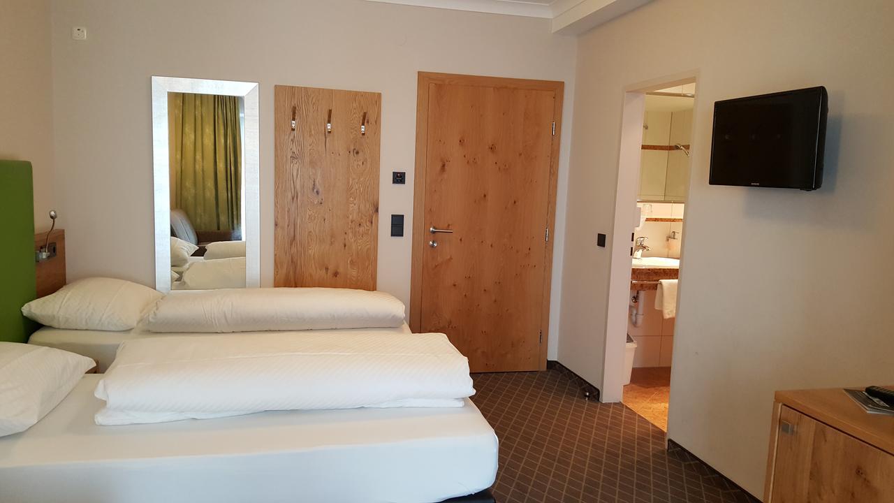 Hotel Mozart Landeck Ngoại thất bức ảnh